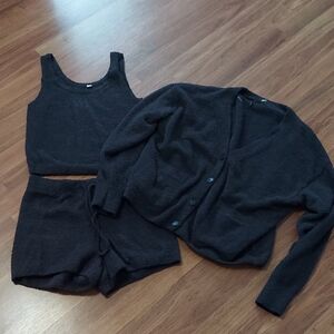 Uniqlo Dark Gray Knitwear/ 3 Piece Set